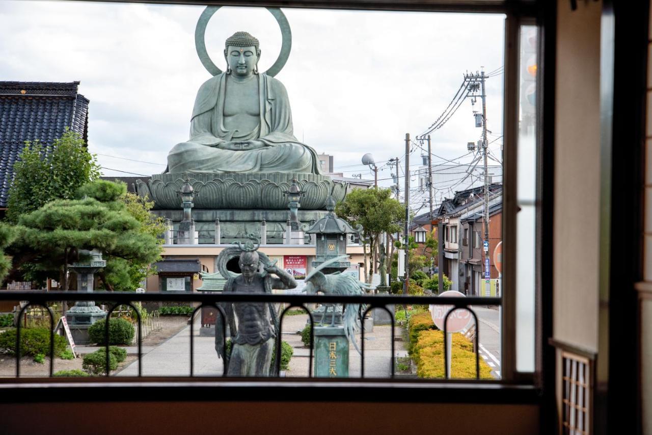 Kadokyu Ryokan Takaoka Esterno foto