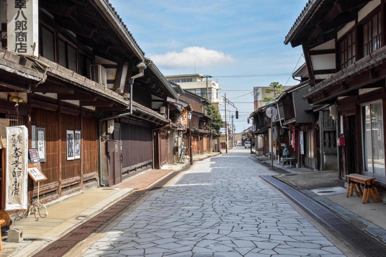 Kadokyu Ryokan Takaoka Esterno foto