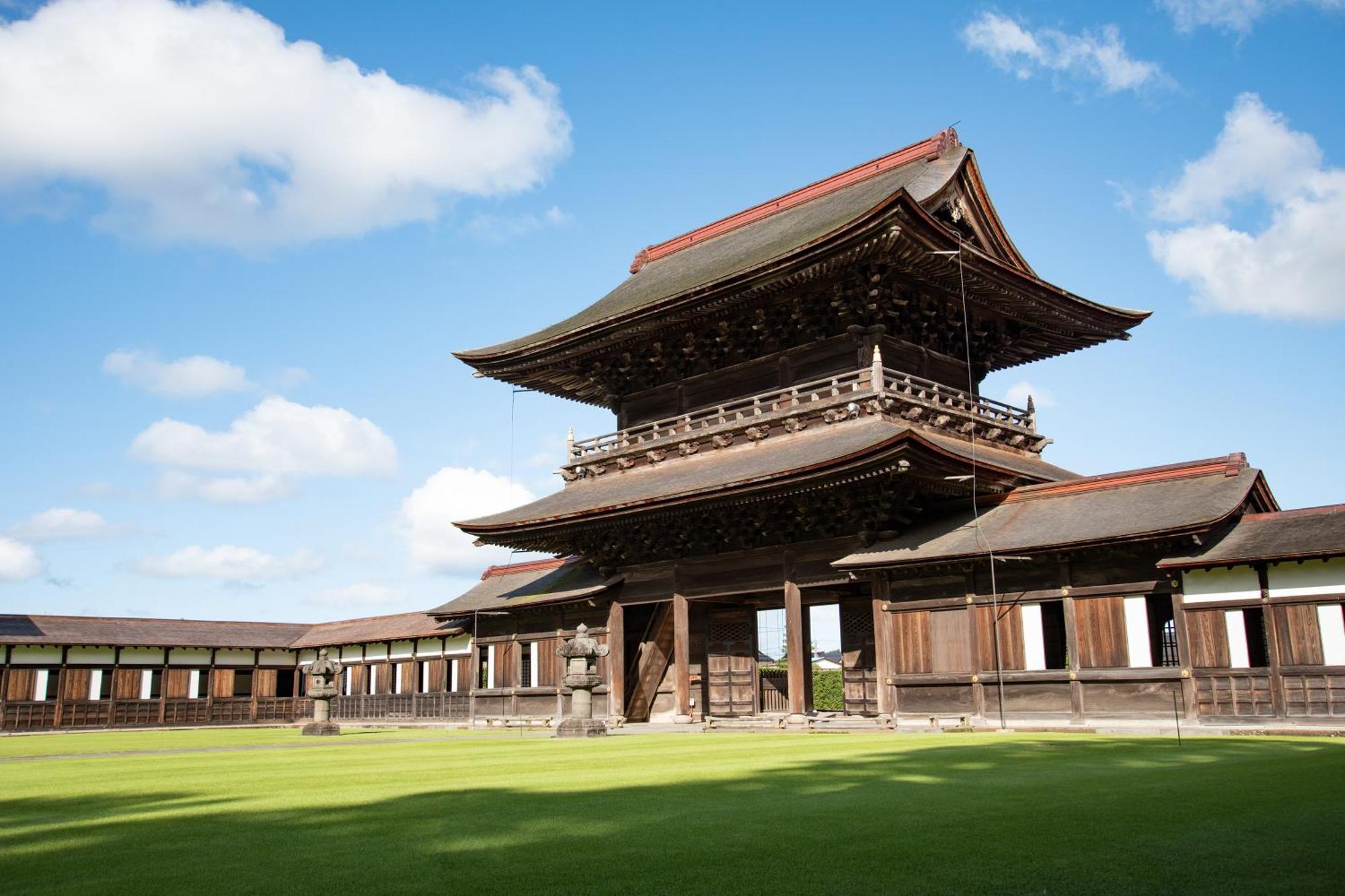 Kadokyu Ryokan Takaoka Esterno foto