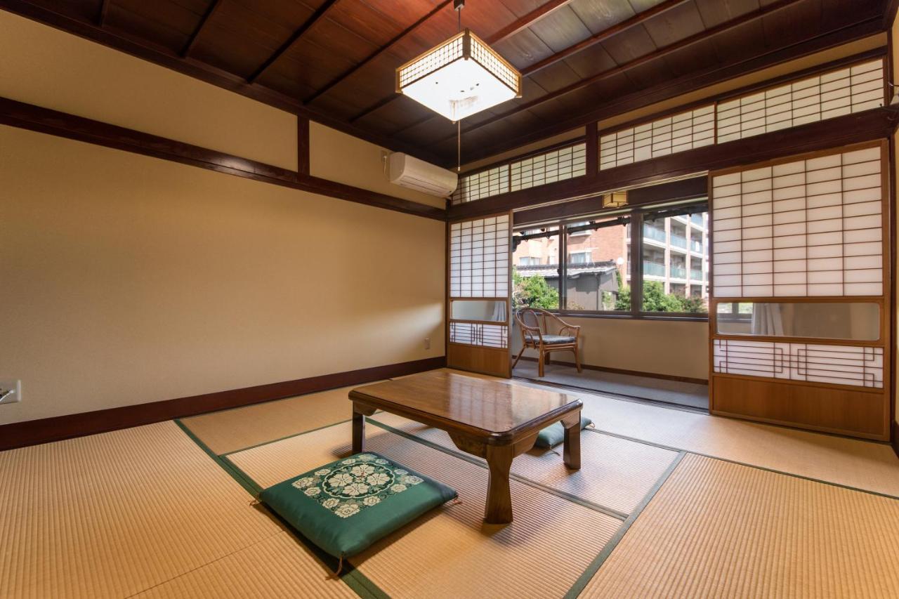 Kadokyu Ryokan Takaoka Esterno foto