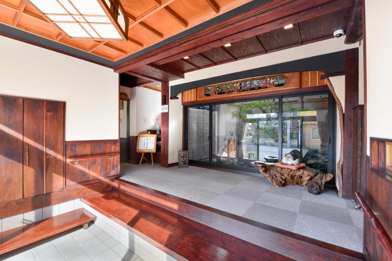 Kadokyu Ryokan Takaoka Esterno foto