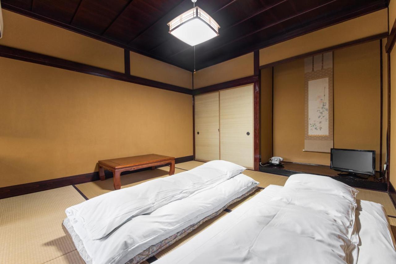 Kadokyu Ryokan Takaoka Esterno foto