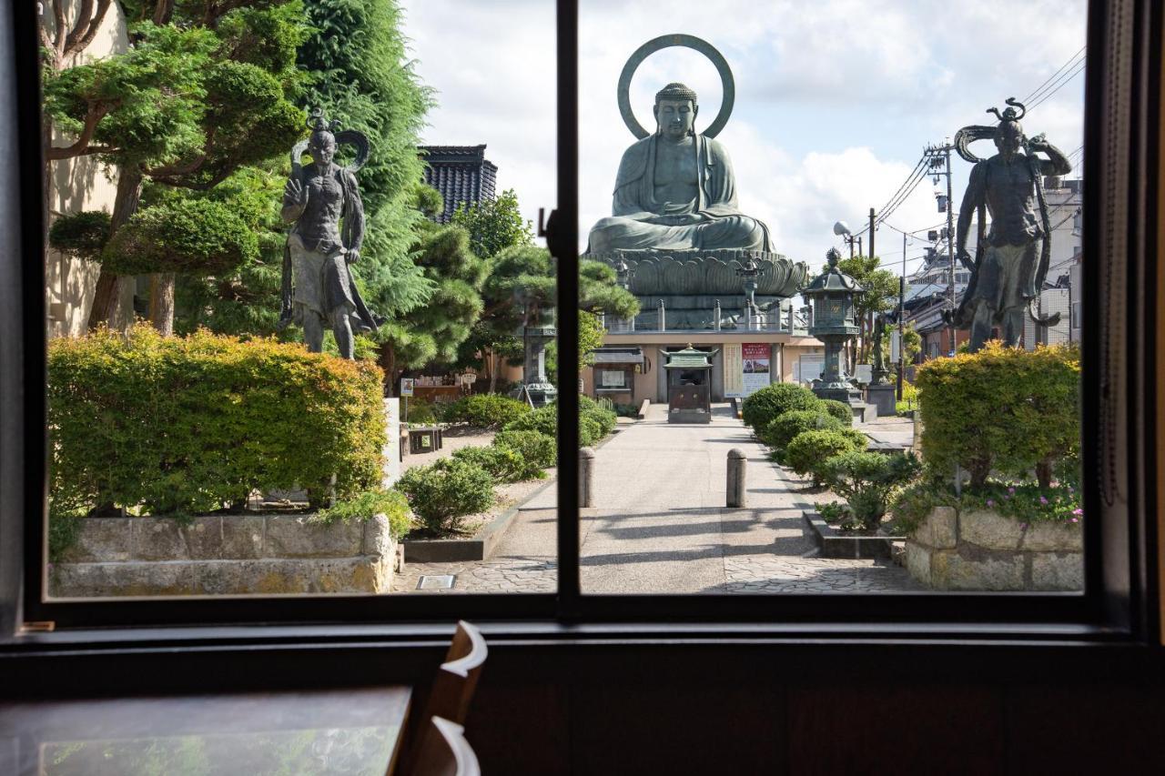 Kadokyu Ryokan Takaoka Esterno foto