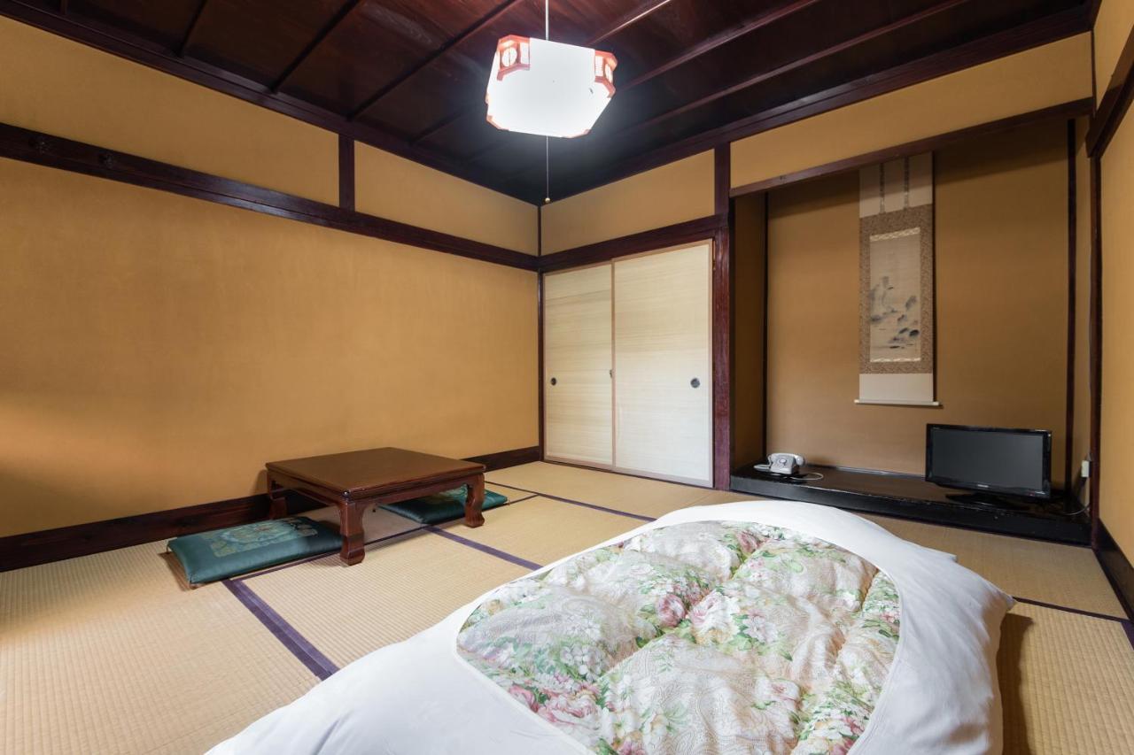 Kadokyu Ryokan Takaoka Esterno foto