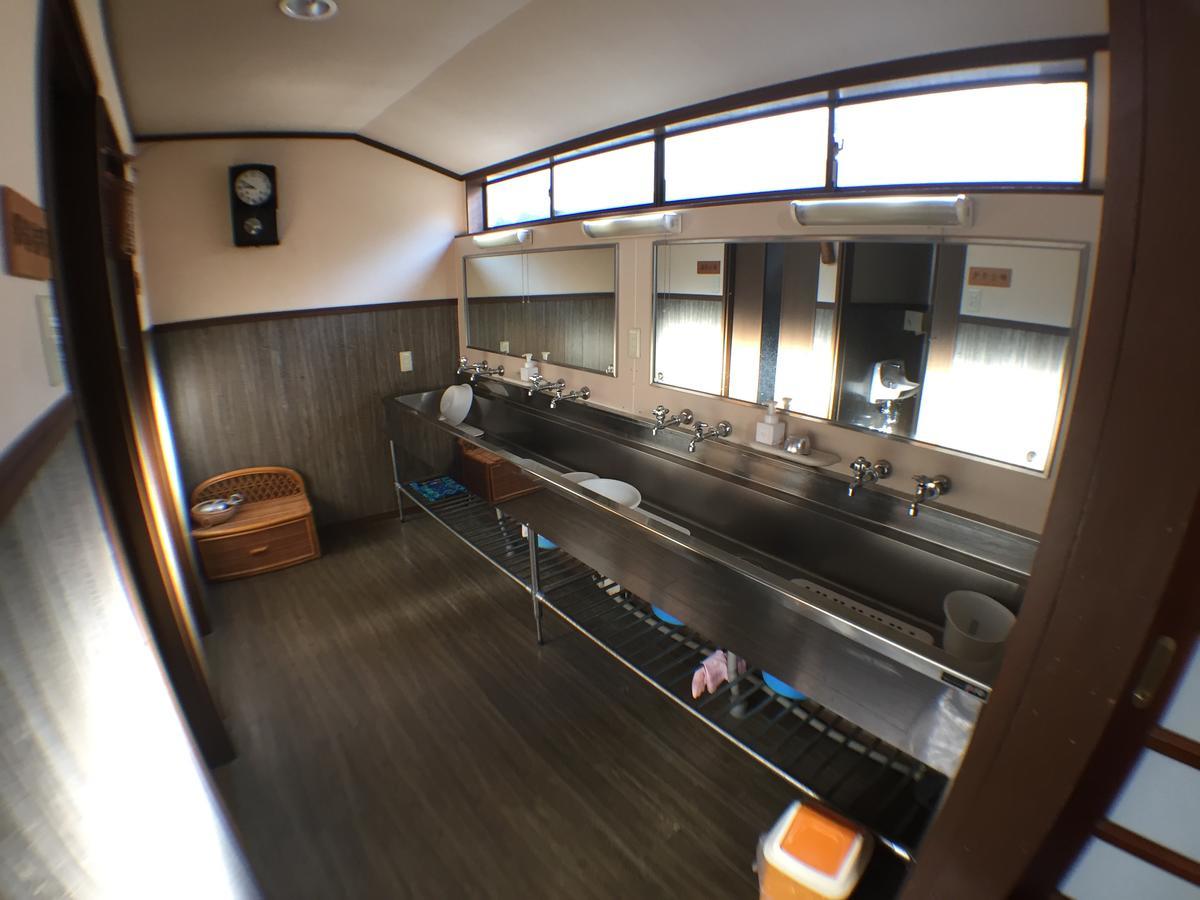 Kadokyu Ryokan Takaoka Esterno foto