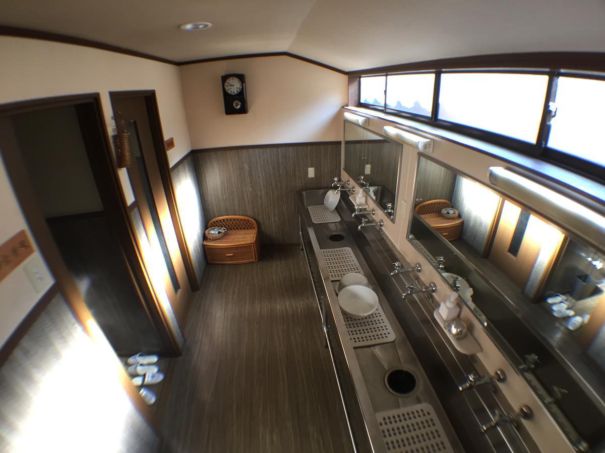 Kadokyu Ryokan Takaoka Esterno foto