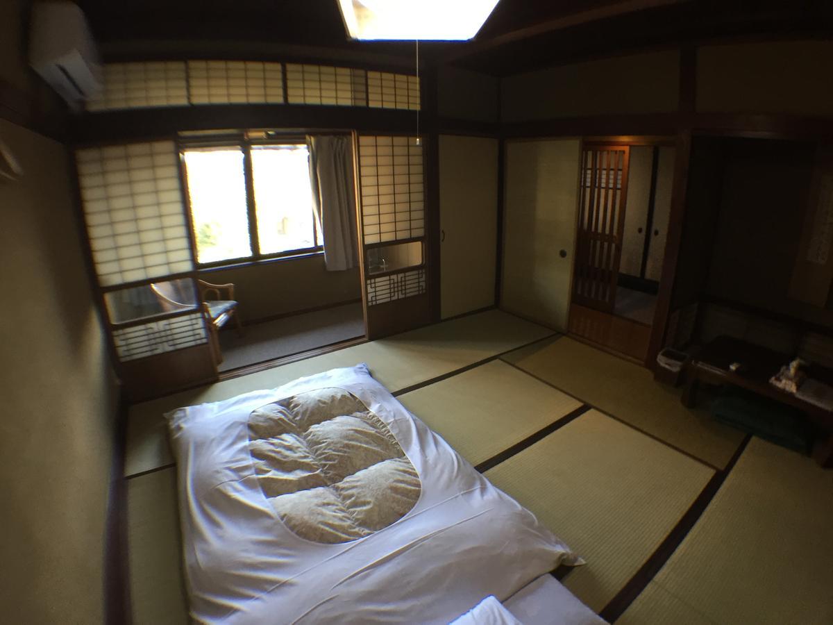 Kadokyu Ryokan Takaoka Esterno foto